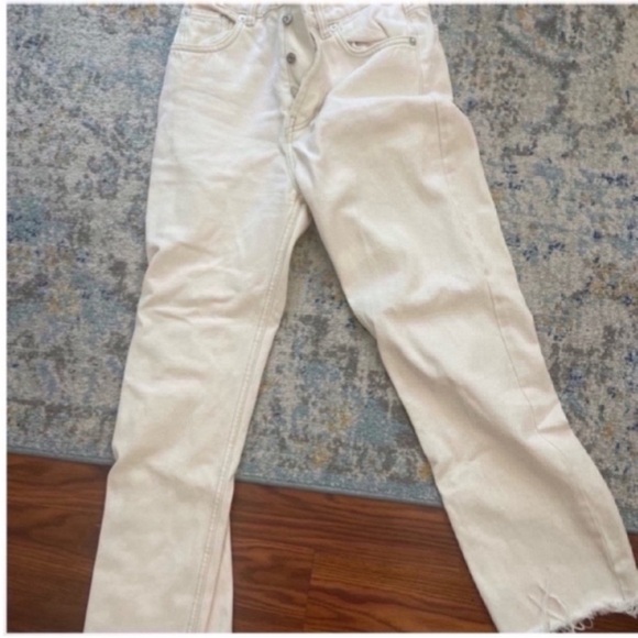 Zara high waisted white jeans - Picture 2 of 2